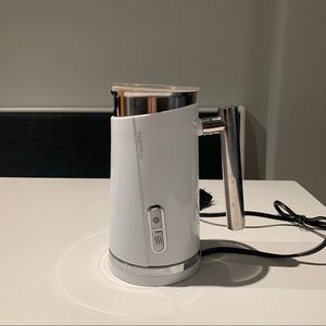 Hot & Cold Milk Frother Machine With Handle